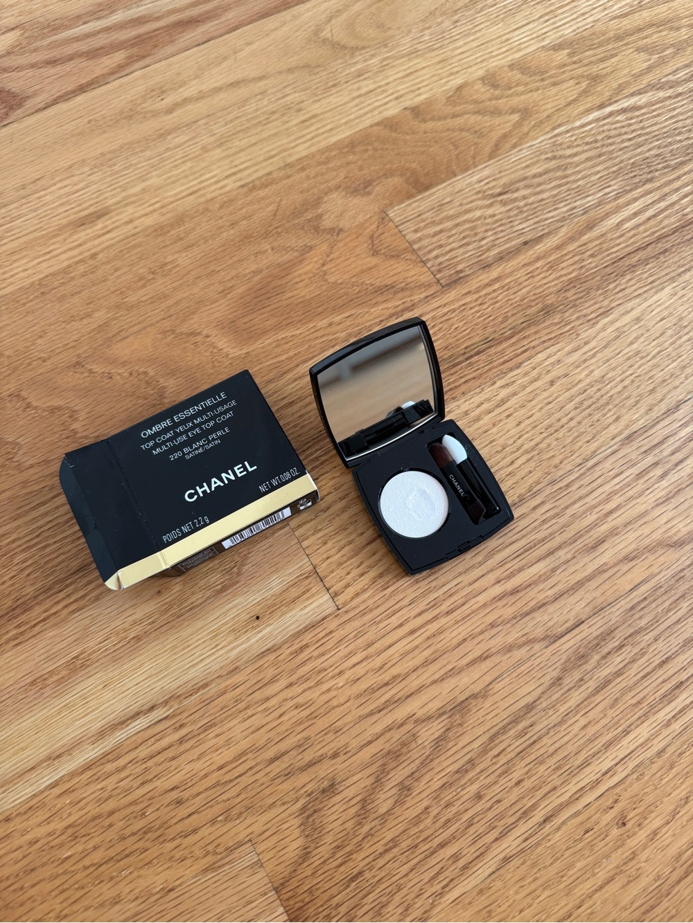 OMBRE ESSENTIELLE Multi-Use Longwearing Eyeshadow 220 BLANC PERLE